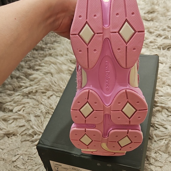 New Balance 9060 Cherry Blossom Colorway. - Picture 8 of 11